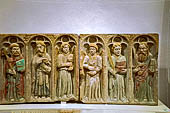 Tarragona - La cattedrale, Sala I del museo diocesano. Parti di predella di ancona in pietra policroma (XIV secolo).
